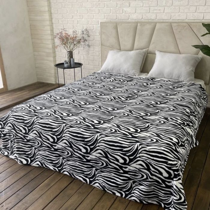 Одеяло флисовое. Остатки ткани шелка и шифона