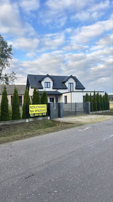 DOM z dużą działką