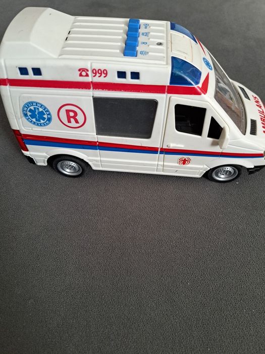 Auto dla dzieci Ambulans