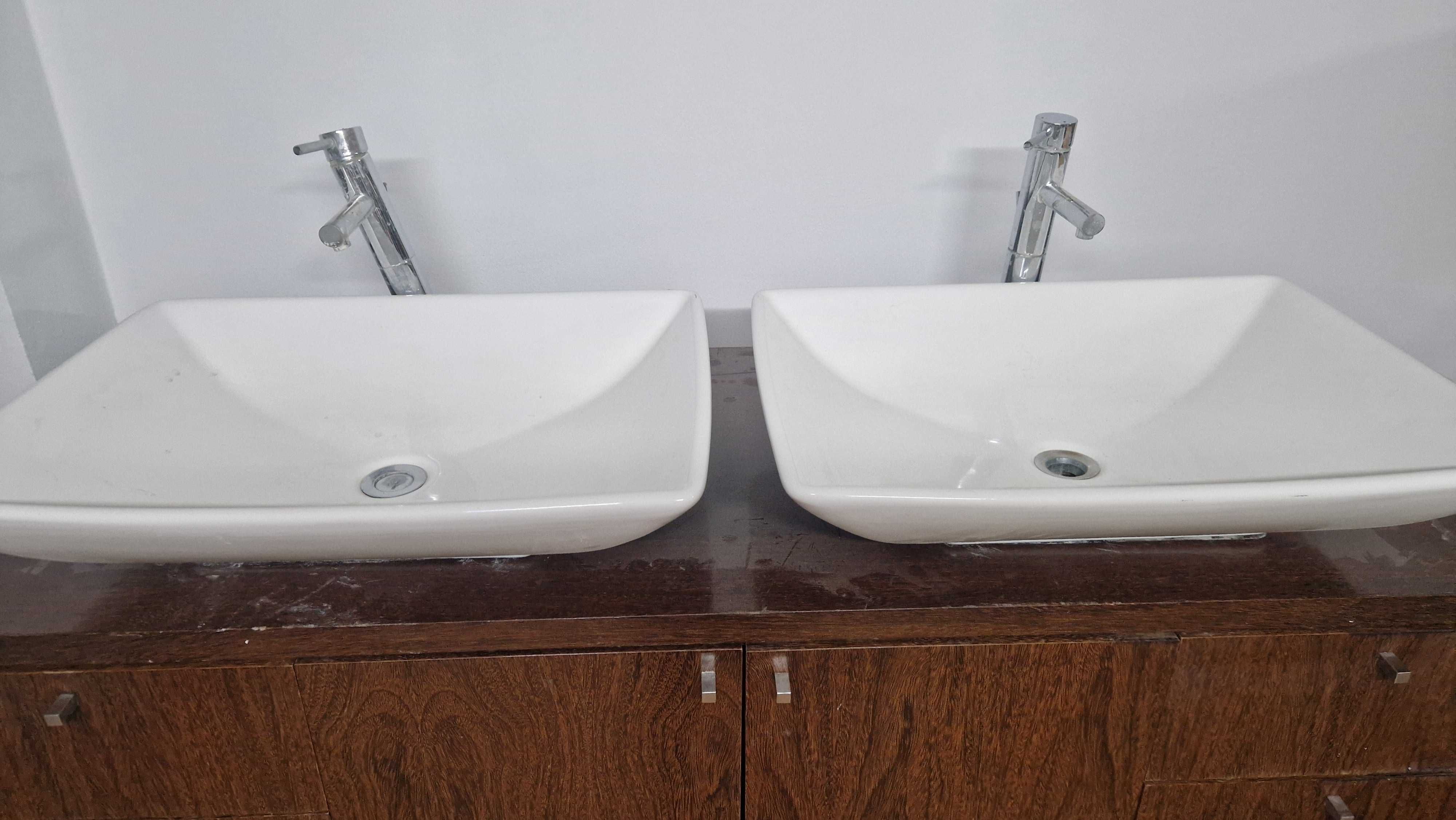 Móvel WC com dois lavatórios