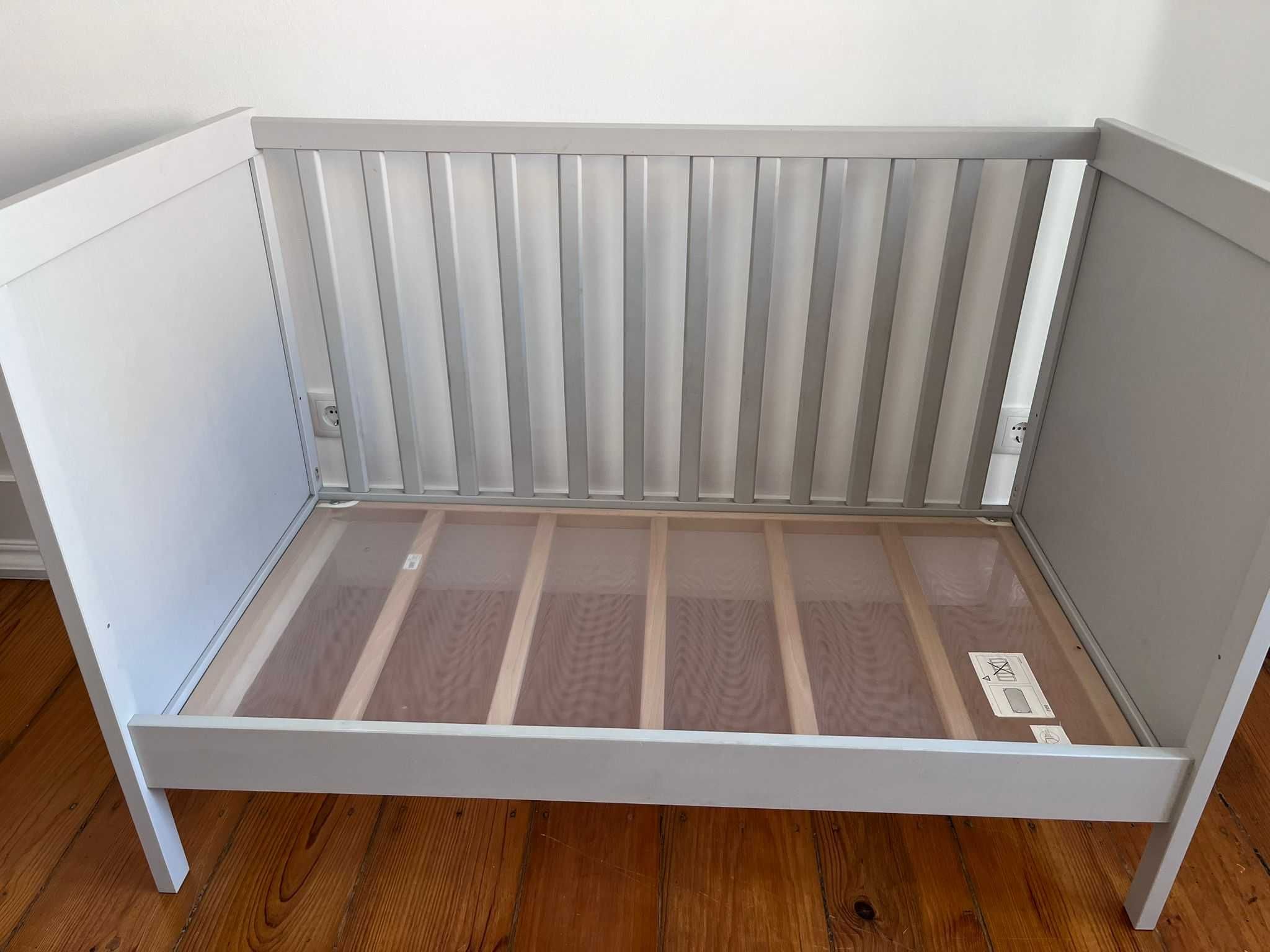 Conjunto berço SUNDVIK + colchão SKÖNAST – IKEA