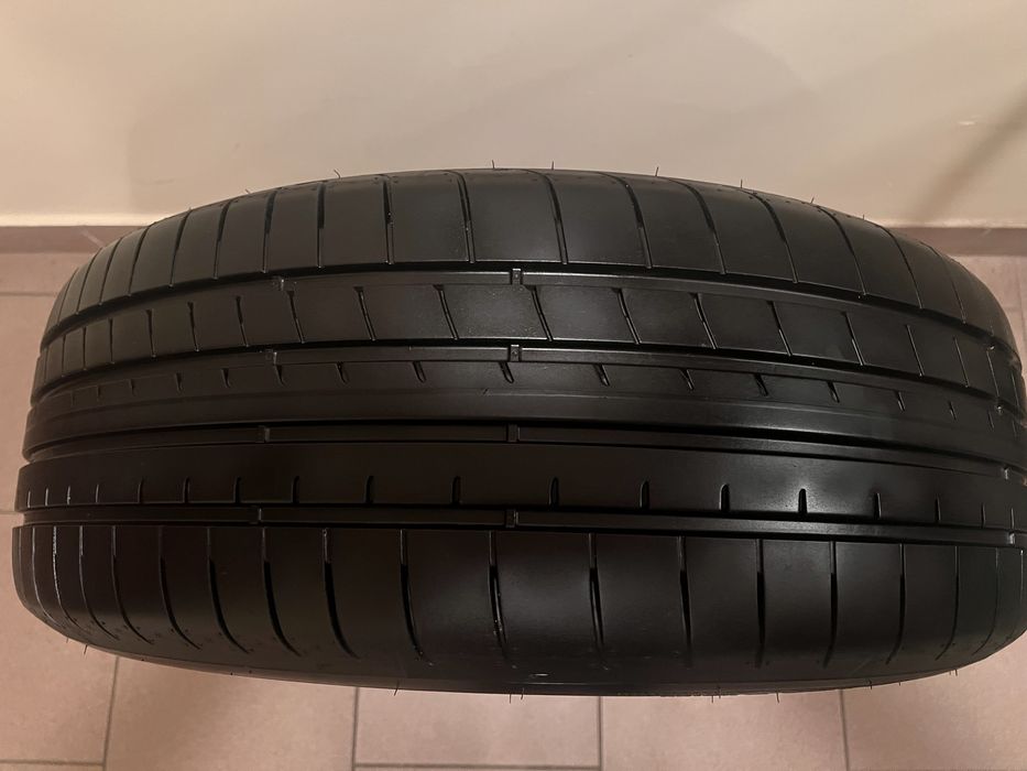 Zestaw letnich opon z felgami.Felga Alu AEZ.Opona 235/55R19.Good Year!