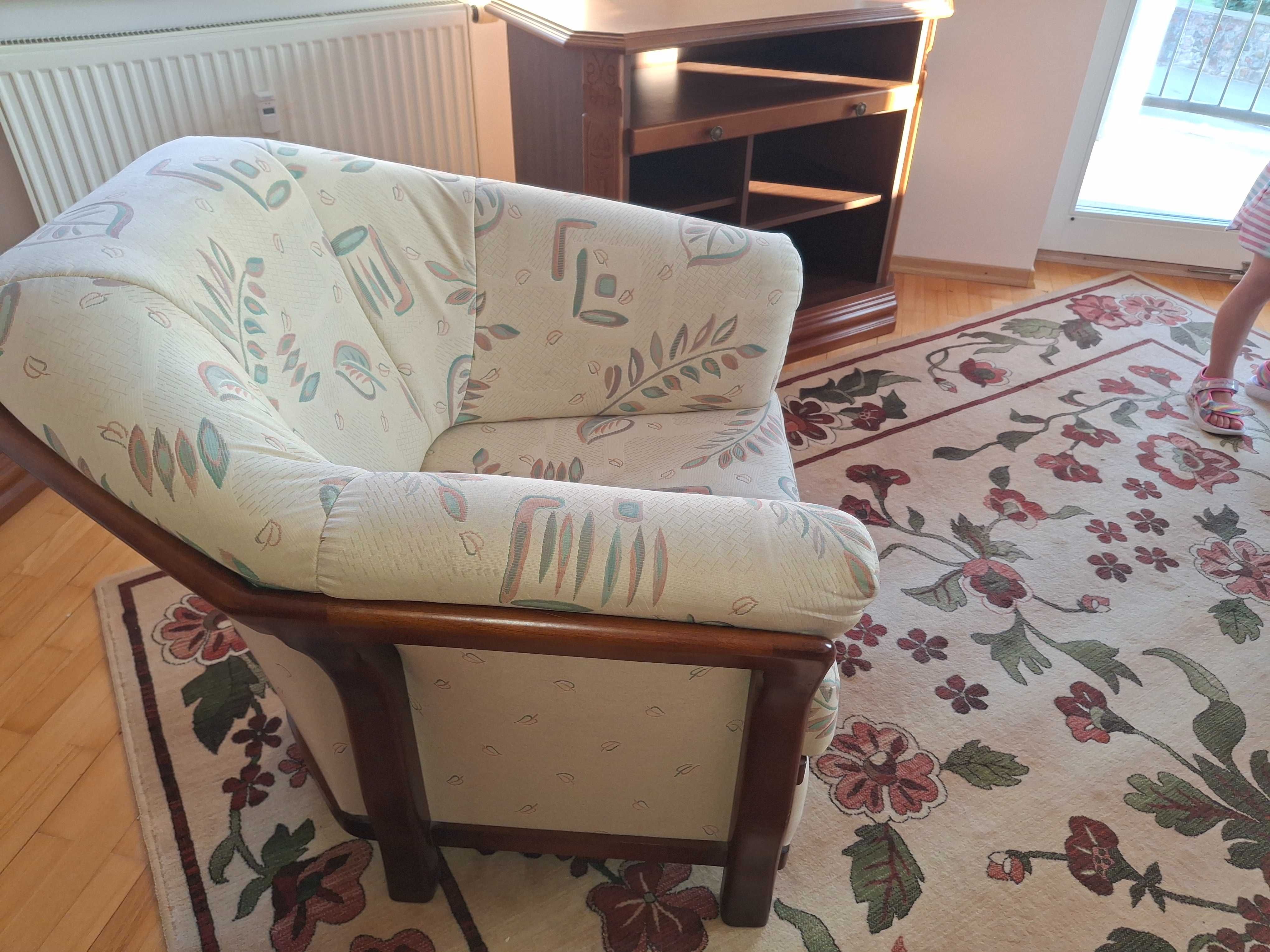 Sofa do siedzenia i 2 fotele