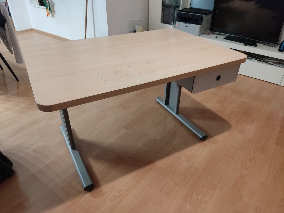 Biurko stolik krzesło obrotowe dla dzieci