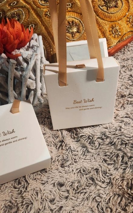 Elegante conjunto em prata, brincos e colar em prata e pérolas