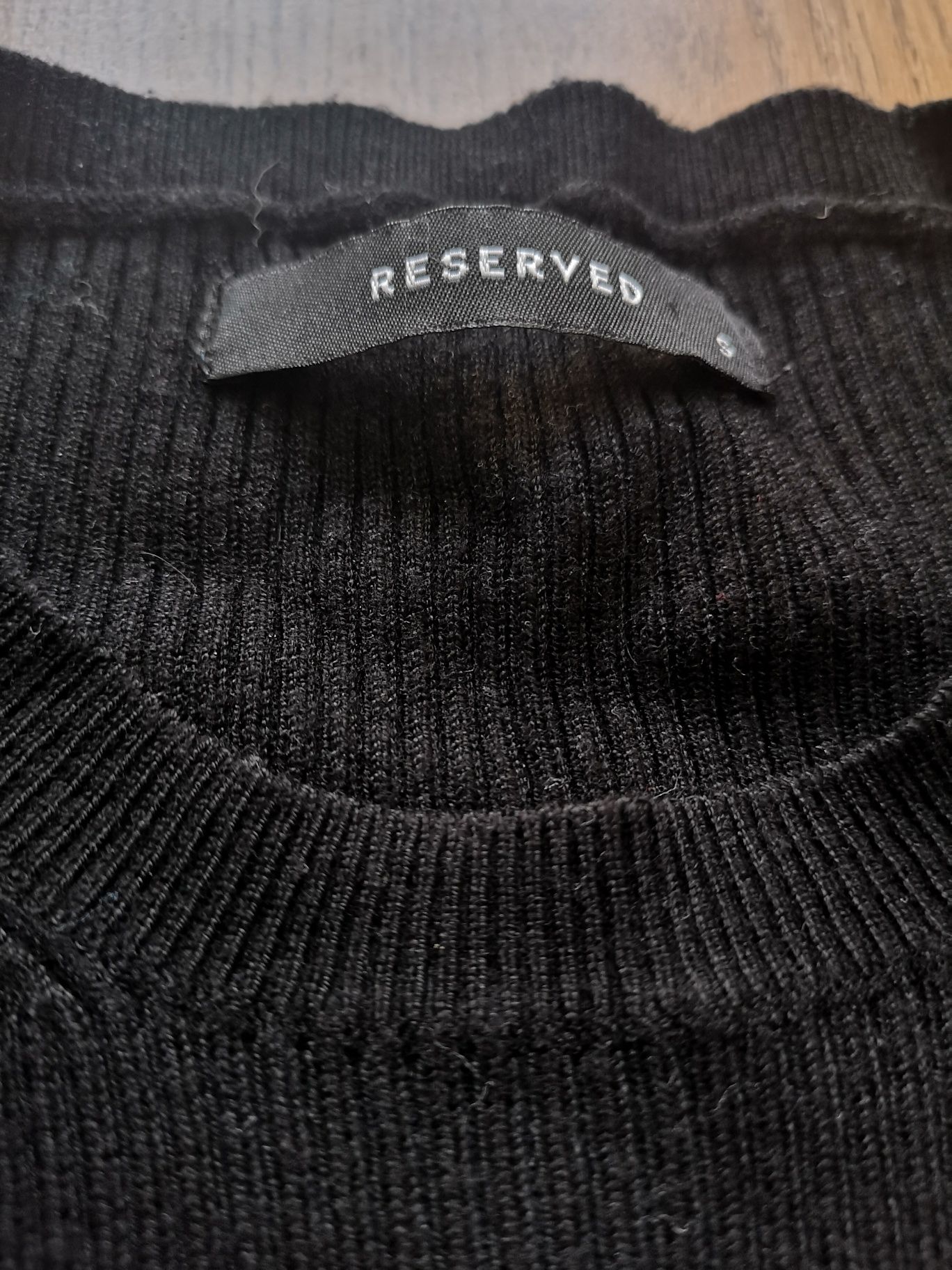 Prążkowany sweter Reserved S