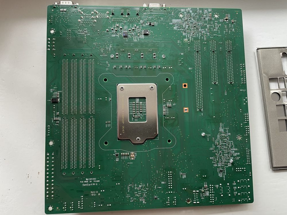 s1151 v2 Supermicro X11SCL-F+Xeon E-2124