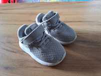 Buty dziecięce adidasy marki Nike