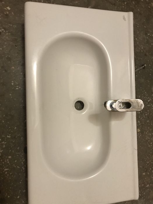 Продам раковину зі змішувачем б/у!