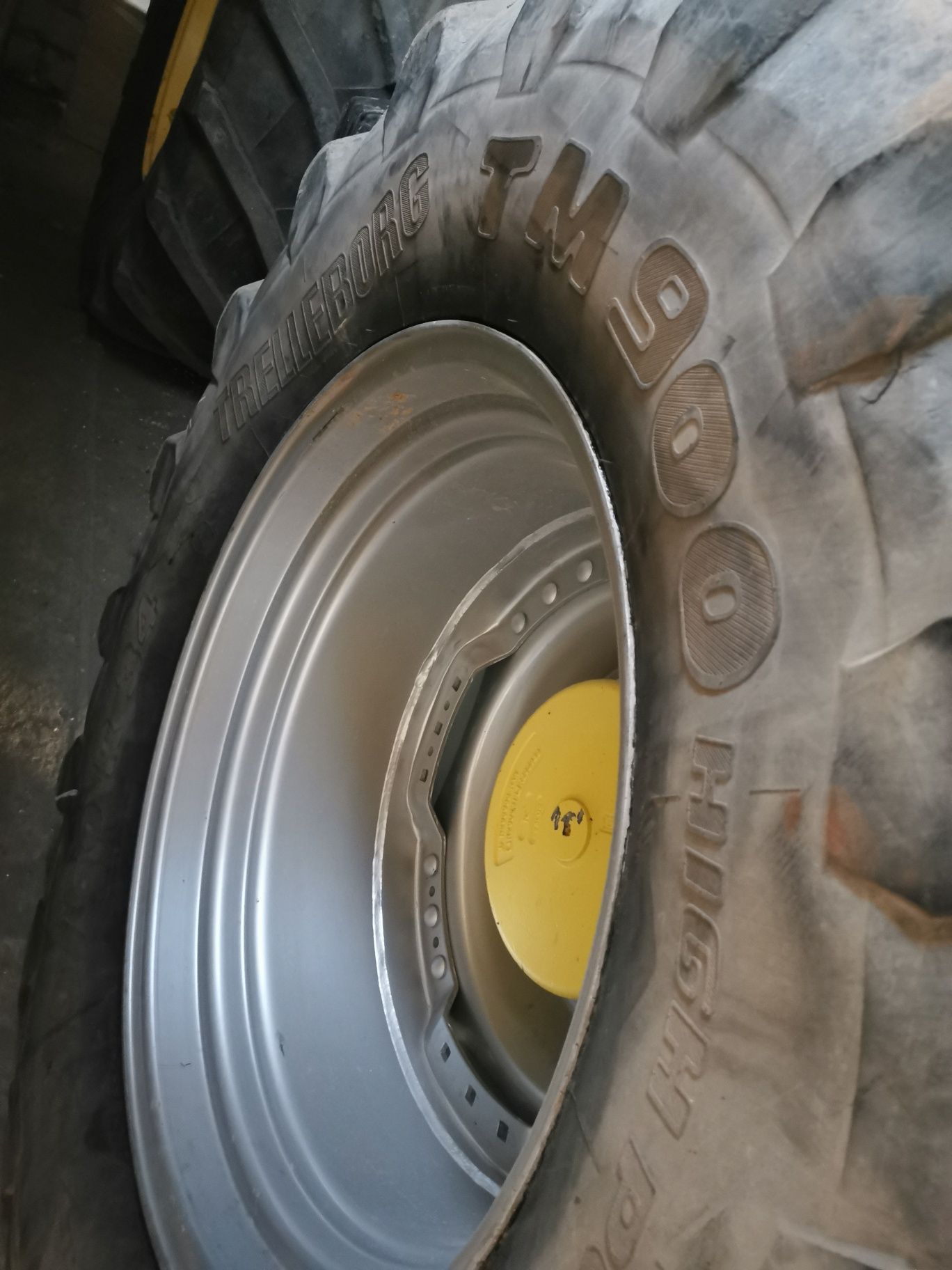 Opona Trelleborg 710/60 R34