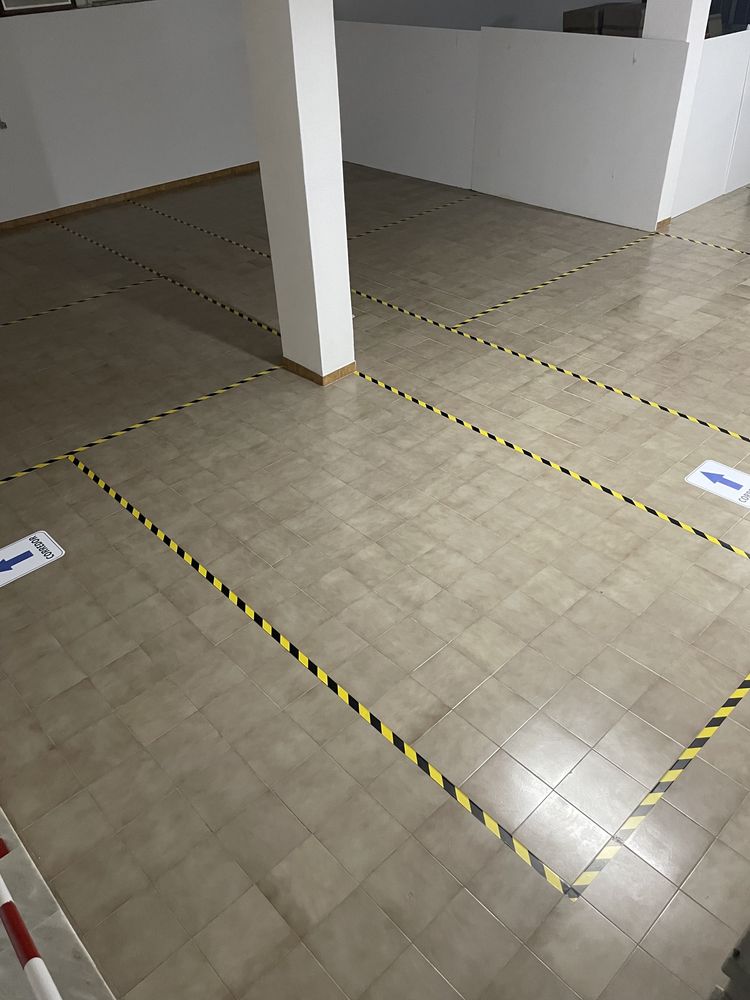 Espaços para alugar :  Arrecadações - Garagens - Parqueamentos