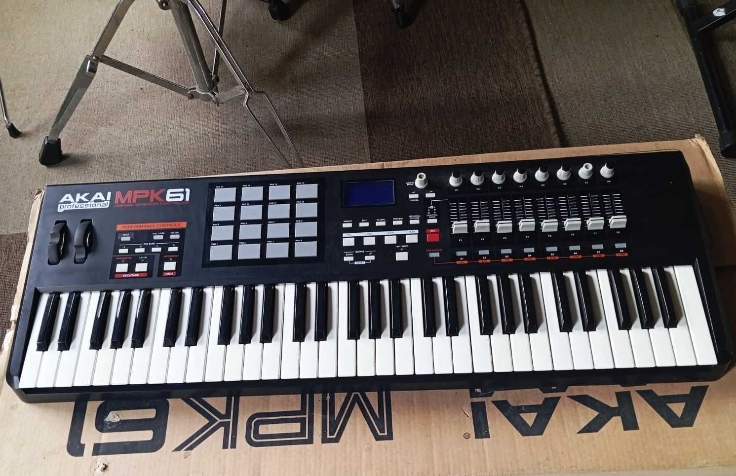 Teclado MIDI Akai MPK61