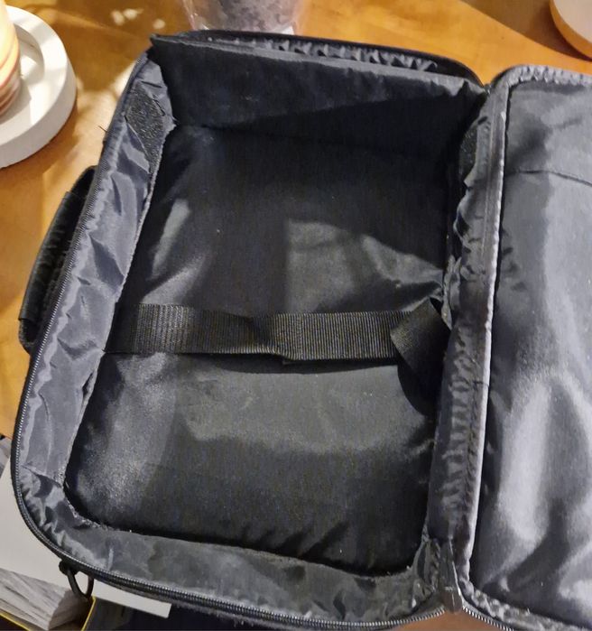 Torba, nesesser na laptopa