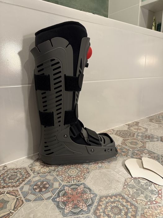 but ortopedyczny wysoki pompowany antypoślizgowy 42-46 rozmiar