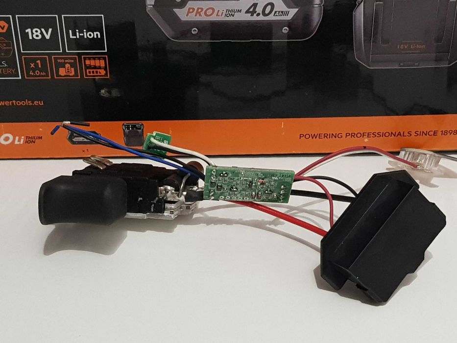 Wylacznik wlącznik do AEG BS-18C2LI wkrętarka wiertarka 18v nowy