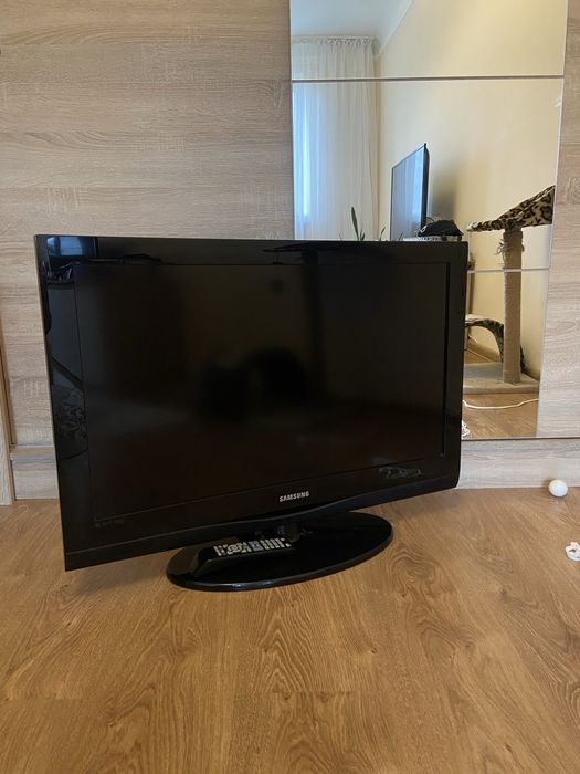 Продаю телевізор Samsung в дуже хорошому стані. Тільки самовивіз