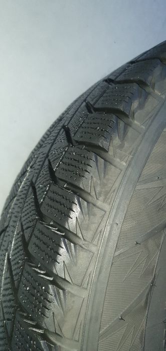 Зимняя резина на дисках 215/60 r16
