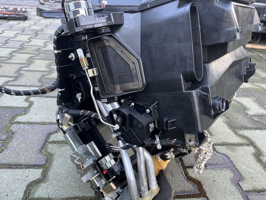 Nagrzewnica kombajn dmuchawa BMW E32 rezystor miecz komplet