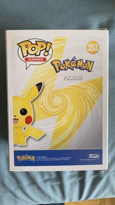 Funko pop pikachu flocked exclusivo 353