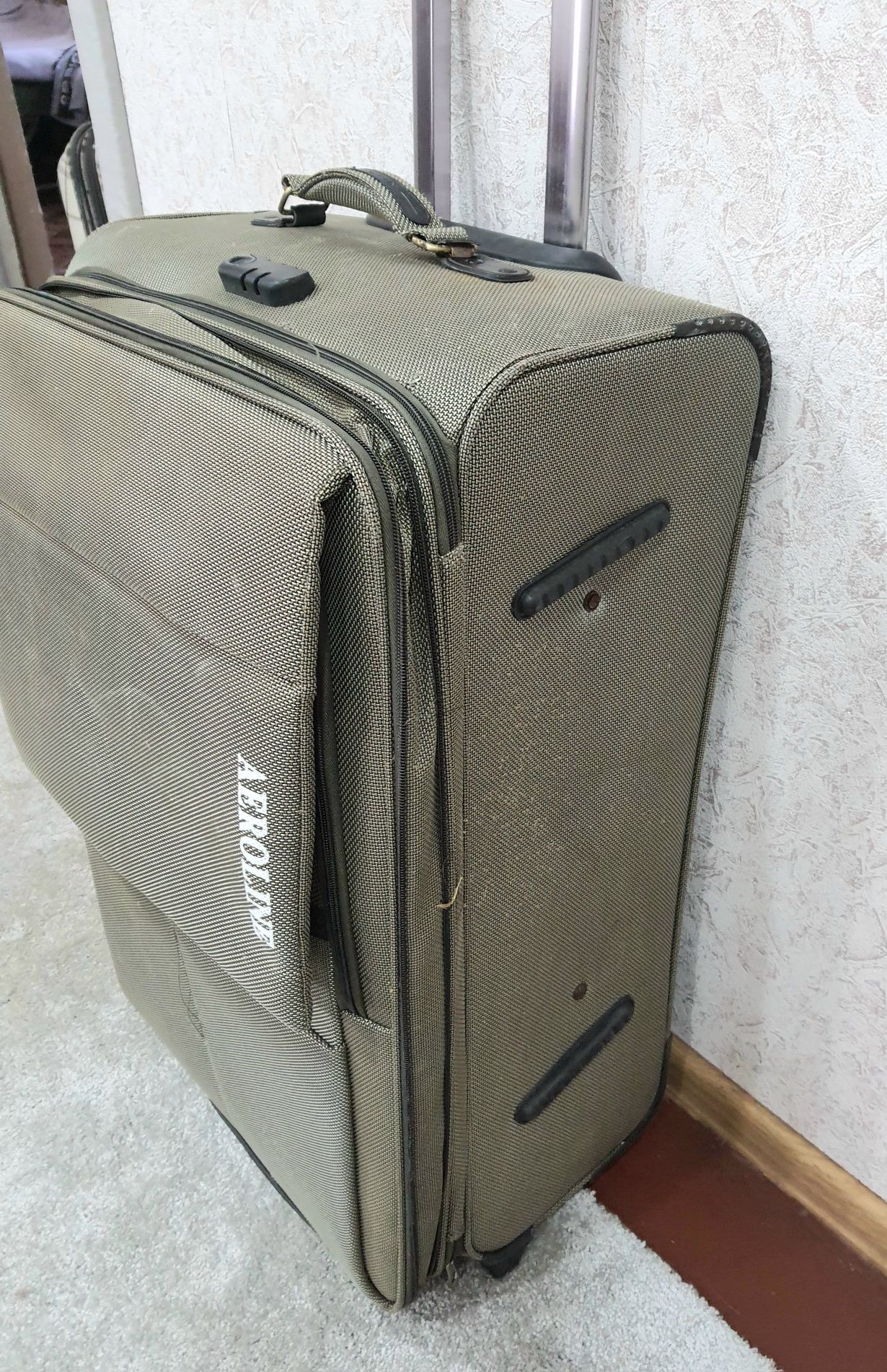 Сумка чемодан большой мягкий гелиевые колеса Aeroline с кодом на замки