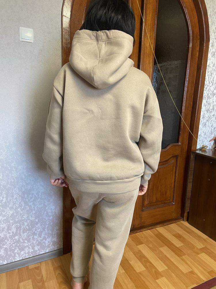 Теплий жіночий костюм