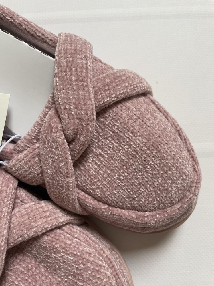 37 George ciepłe kryte kapcie papucie slippers mokasyny domowe obuwie