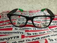 Стильні прозорі окуляри з захистом UV400