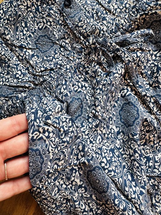 Stylowy i elegancki letni kombinezon z kieszonkami