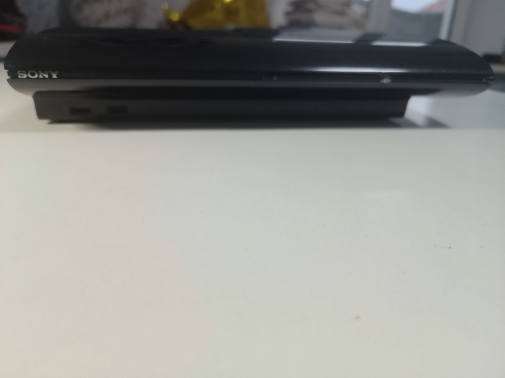 Продам PlayStation 3 super slim