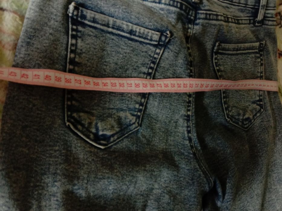 Джинсы на 10-12 лет