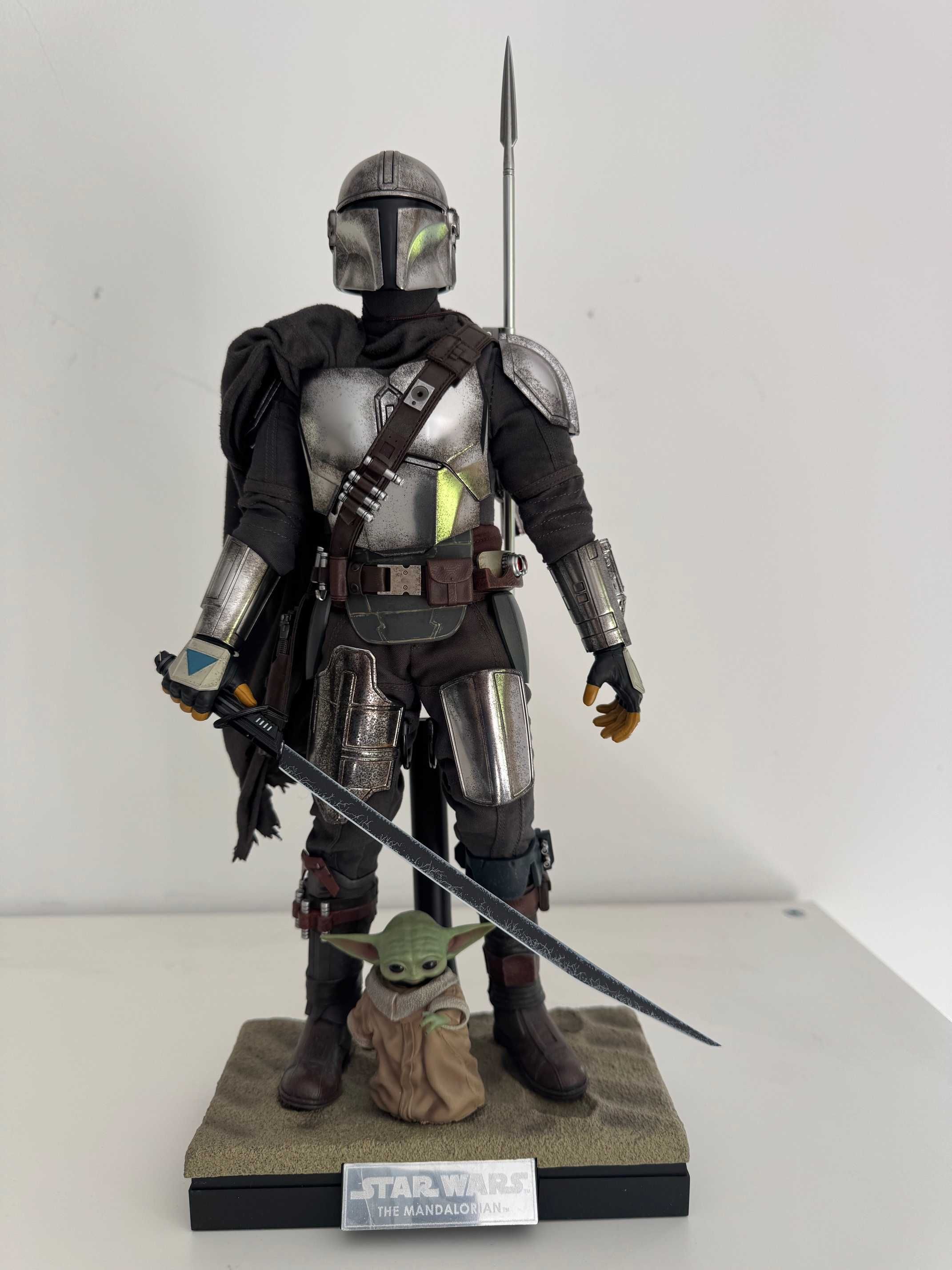Hot Toys Star Wars The Mandalorian & Grogu TMS052 (Deluxe)
