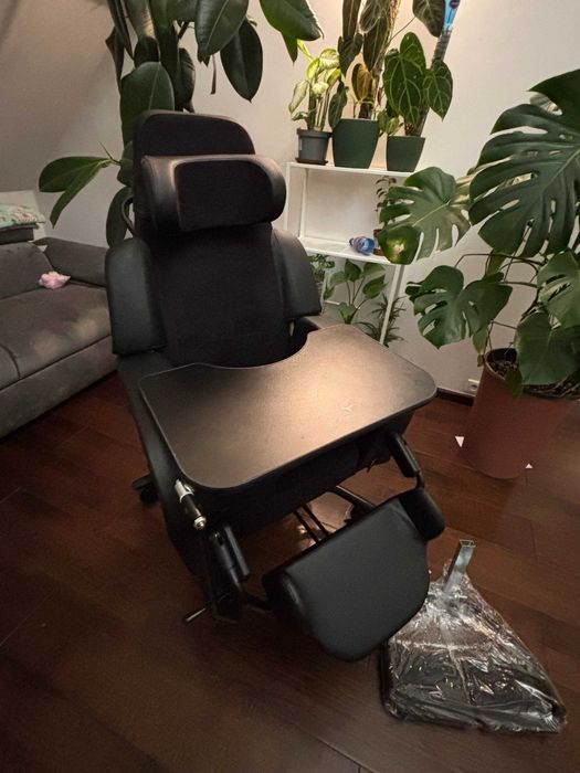 Fotel geriatryczny ALTITUDE z kółkami  REHABILITACYJNY