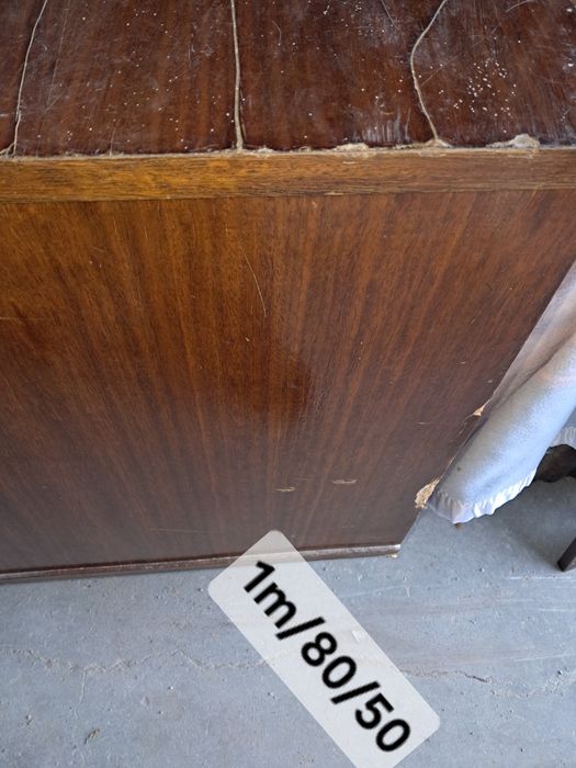 Comoda com tres gavetas