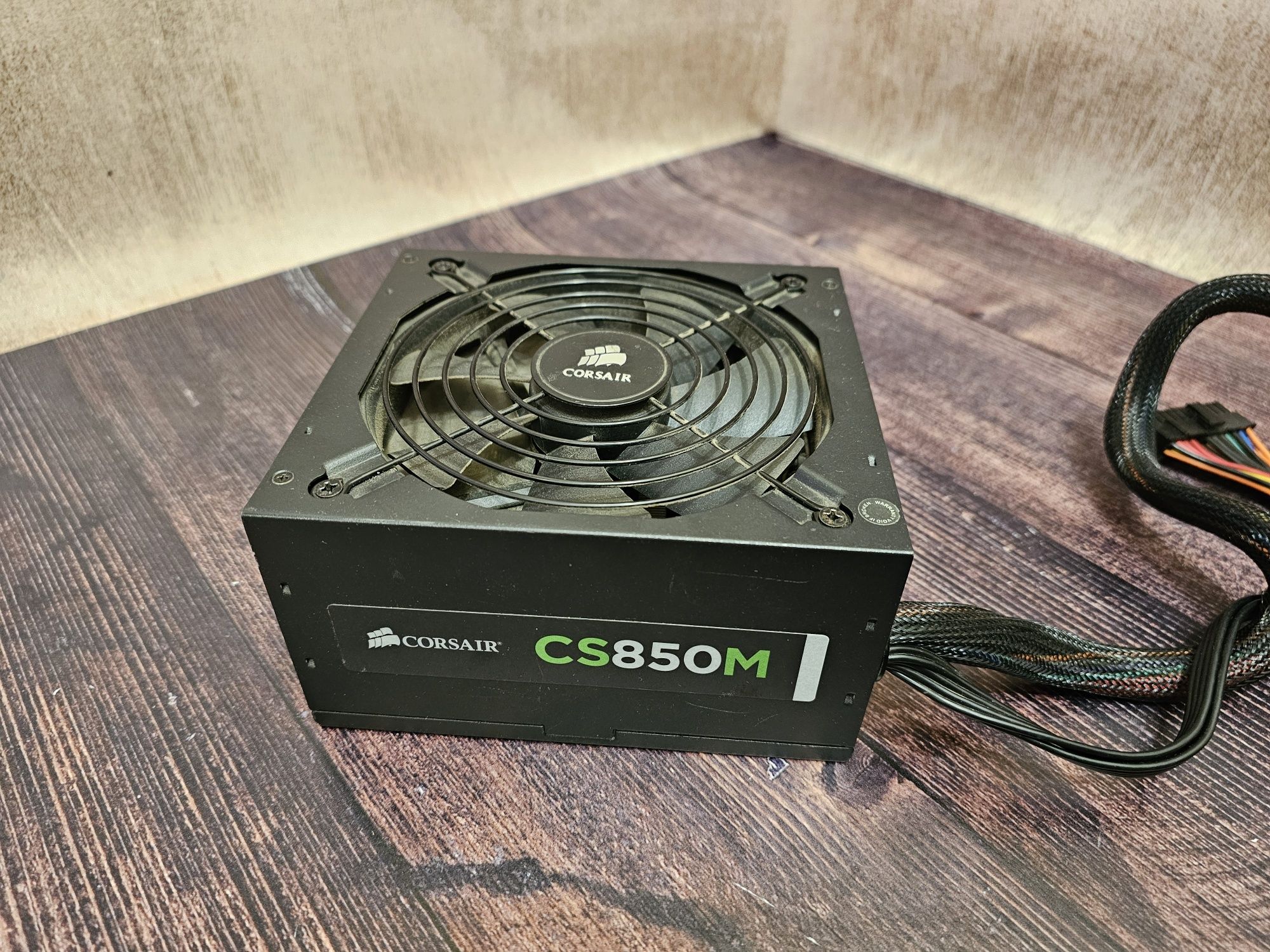 Блок питания Corsair CS850M в отличном состоянии