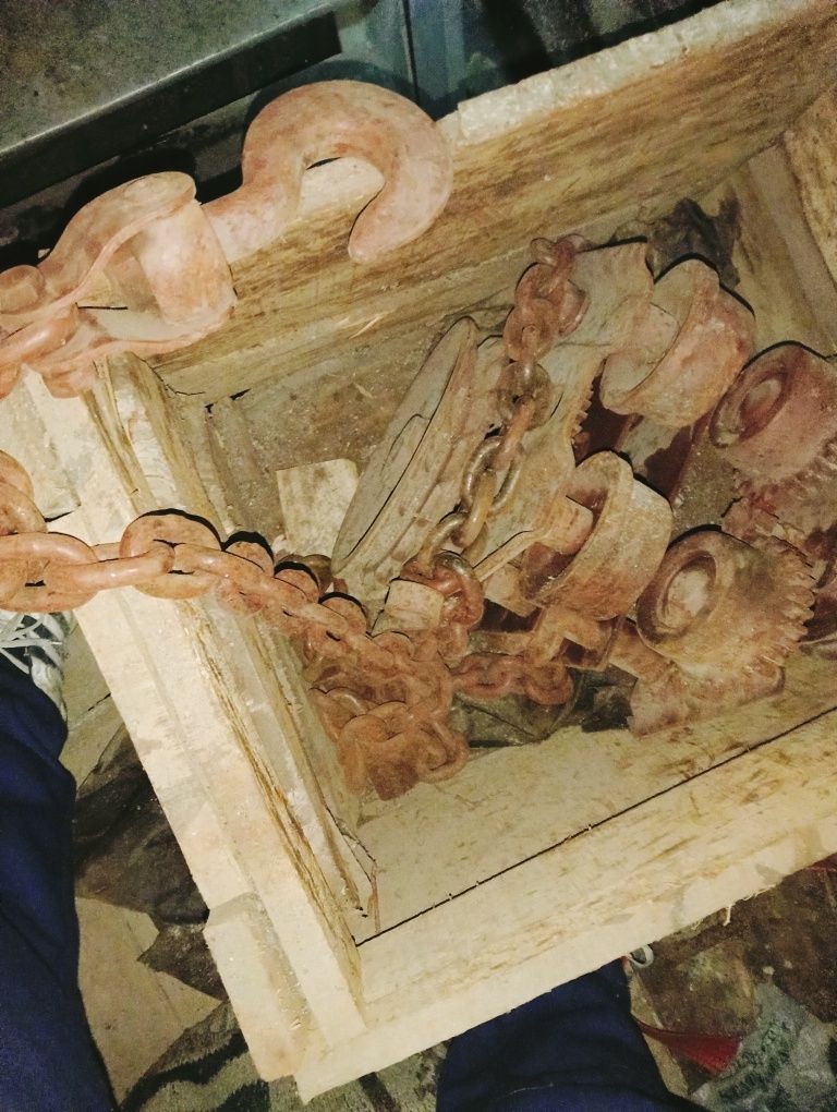 Продам Таля механические цепные на подвижной каретке.