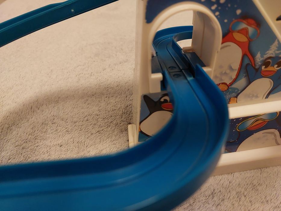 Zabawka zjeżdżalnia pingwinów