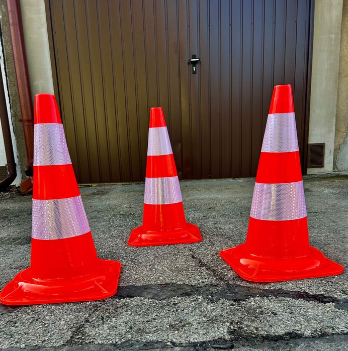 Pachołek drogowy słupek wygrodzeniowy U23 pachołki pachołek 50cm