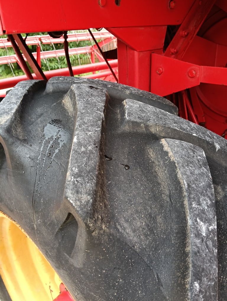Massey Ferguson 186 MF kombajn zbożowy Massey Ferguson