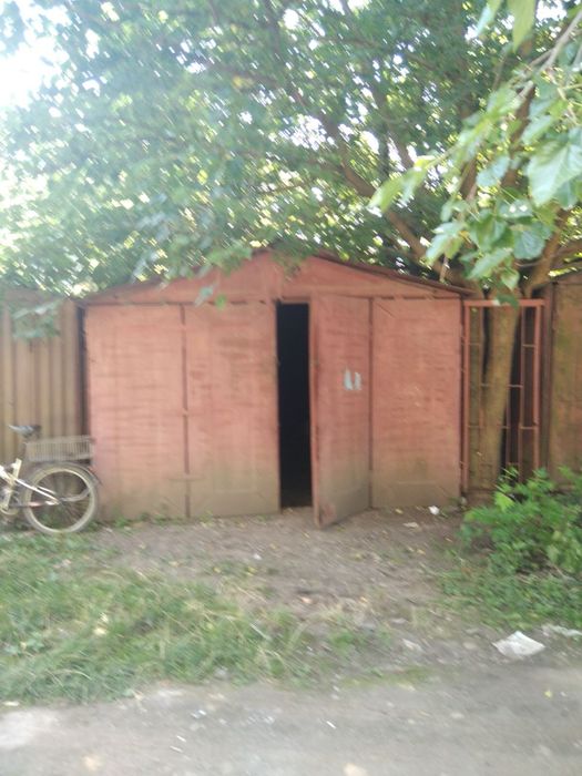 Продам гараж без міста