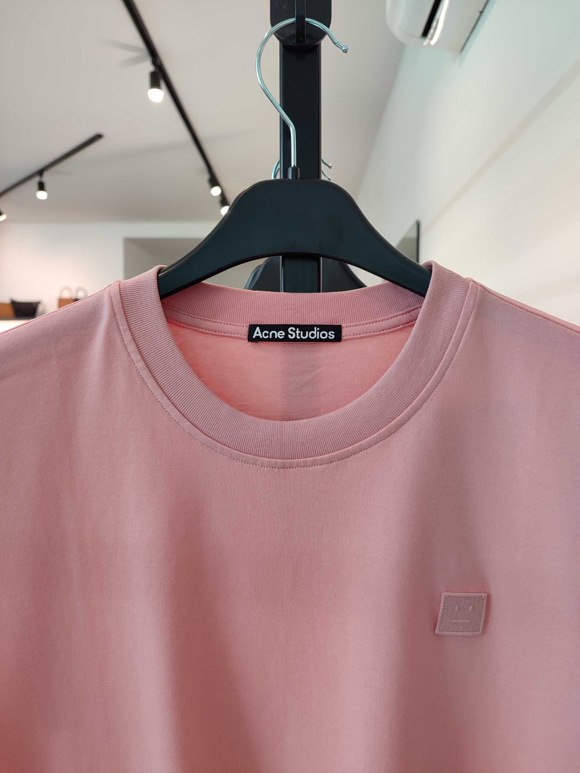 Футболка Acne Studios T-Shirt With Ellison Face Patch Pink