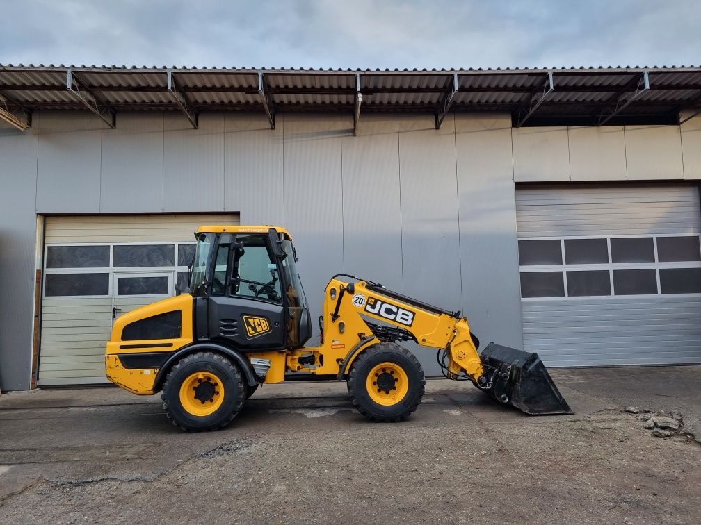 Ładowarka teleskopowa / kołowa ,  JCB TM 180, Rok 2015, Łyżka, Widły