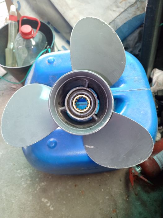 Hélice Semi novo Honda BF 50 passe 13