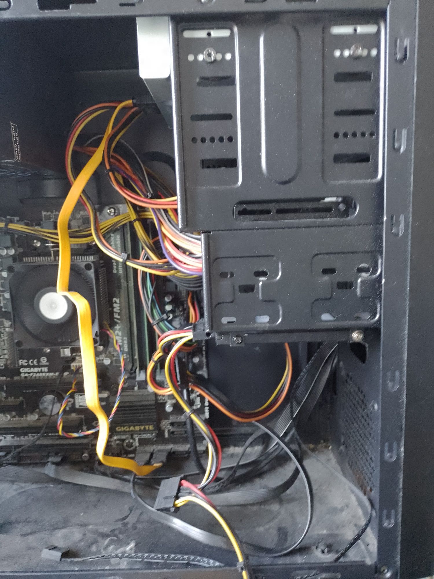 Komputer Procesor AMD a8 - 7600 3,1 ghz, 4 rdzenie fizyczne ddr3