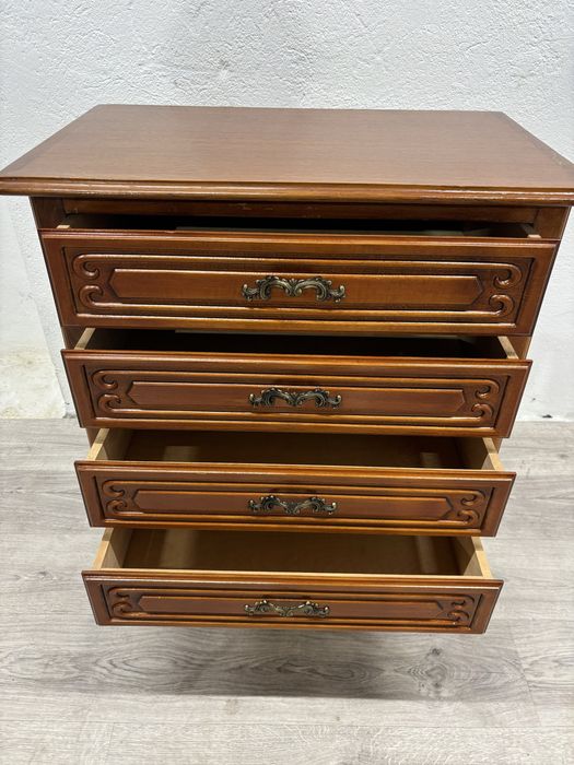 Piękna komoda szufladowa w stylu ludwikowskim