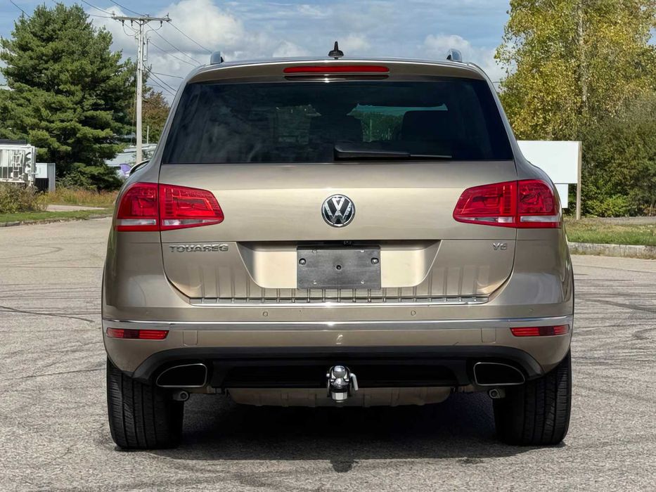 Volkswagen Touareg      2016