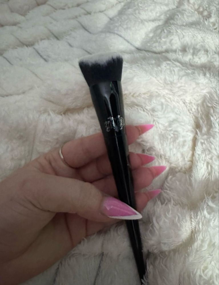 Кисти для макияжа Кисть kat von d для пудры румян хайлайтера скульптор