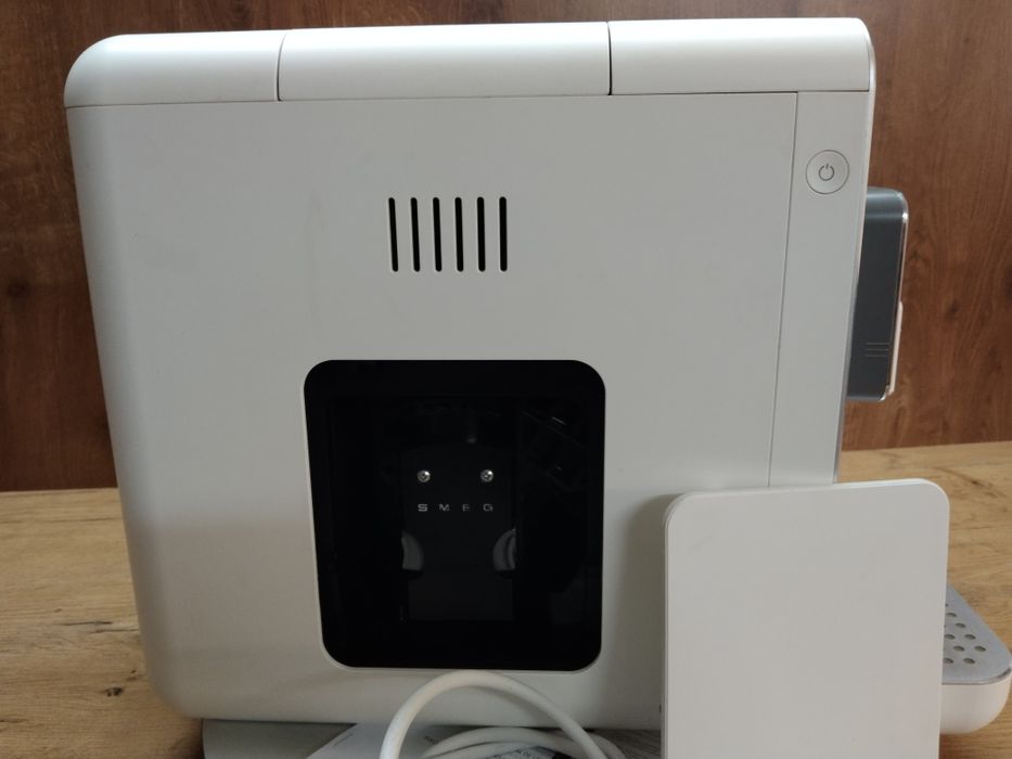 Ekspres Smeg BCC01WHMEU - STAN IGŁA!!!