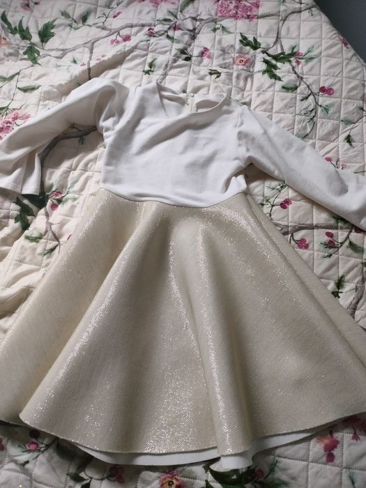 Elegancka sukienka dla dziewczynki 134