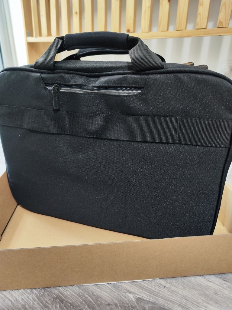 Mala para Portátil Laptop ou Tablet 15.6

Para tamanho de écran 15.6
N