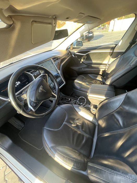 Tesla model S новая батарея новый мотор